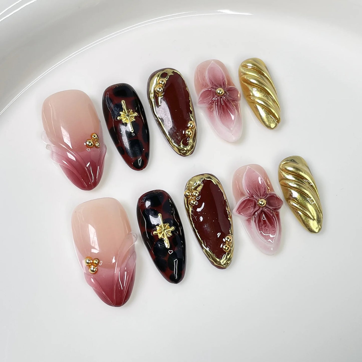 10pcs Handmade Almond Press on Nails Ins Leopard Print French False Nails with 3D Carving Petals Design Fake Nail Tips Wearable